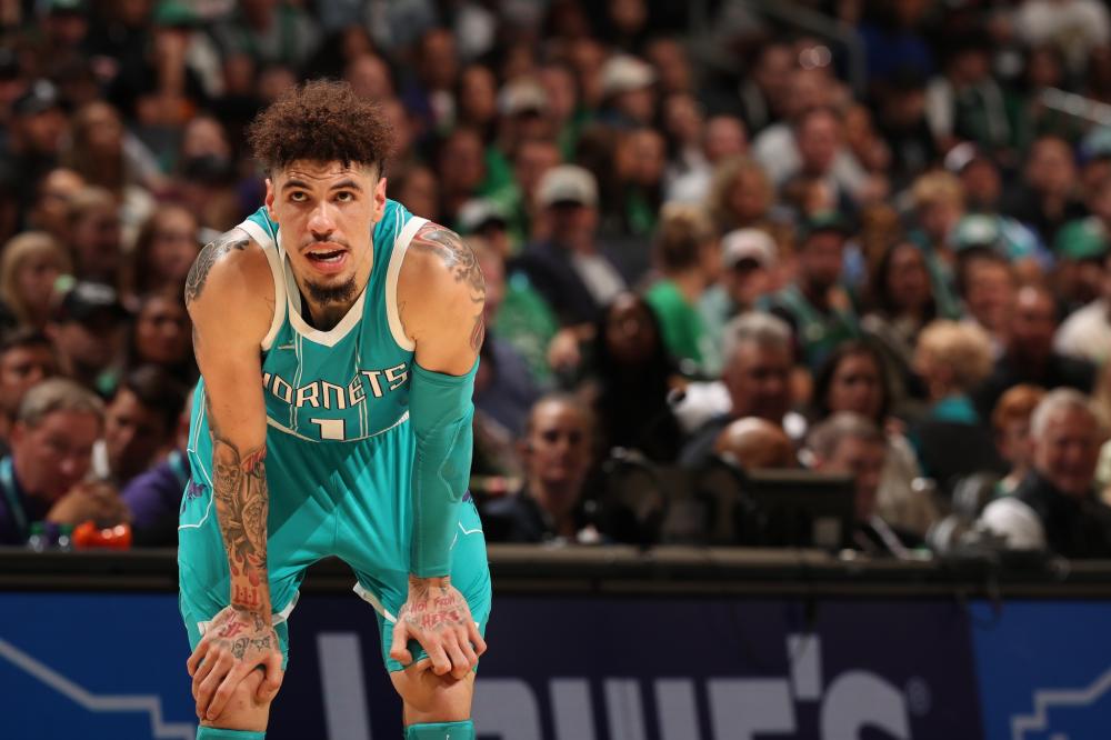 她更是为自 她更是为自