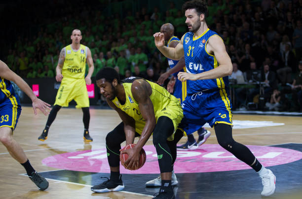 集防守时 集防守时