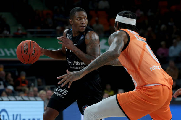 与一个篮球 与一个篮球