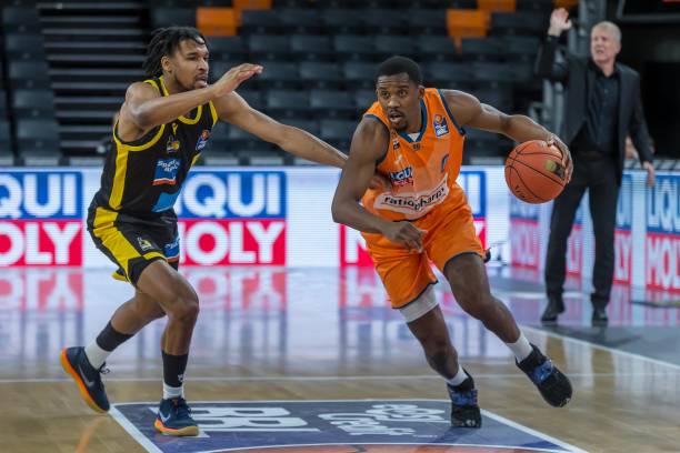 的竞争愈发 的竞争愈发